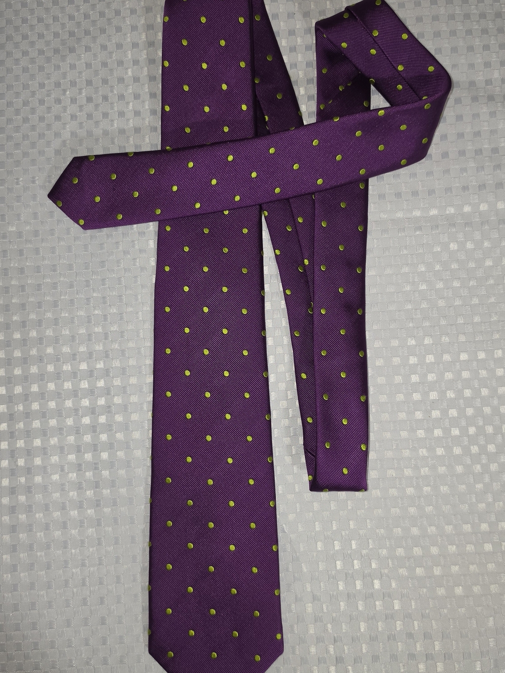 Charles Tyrwhitt Skinny Tie Purple Silk Green Polka Dot Slim